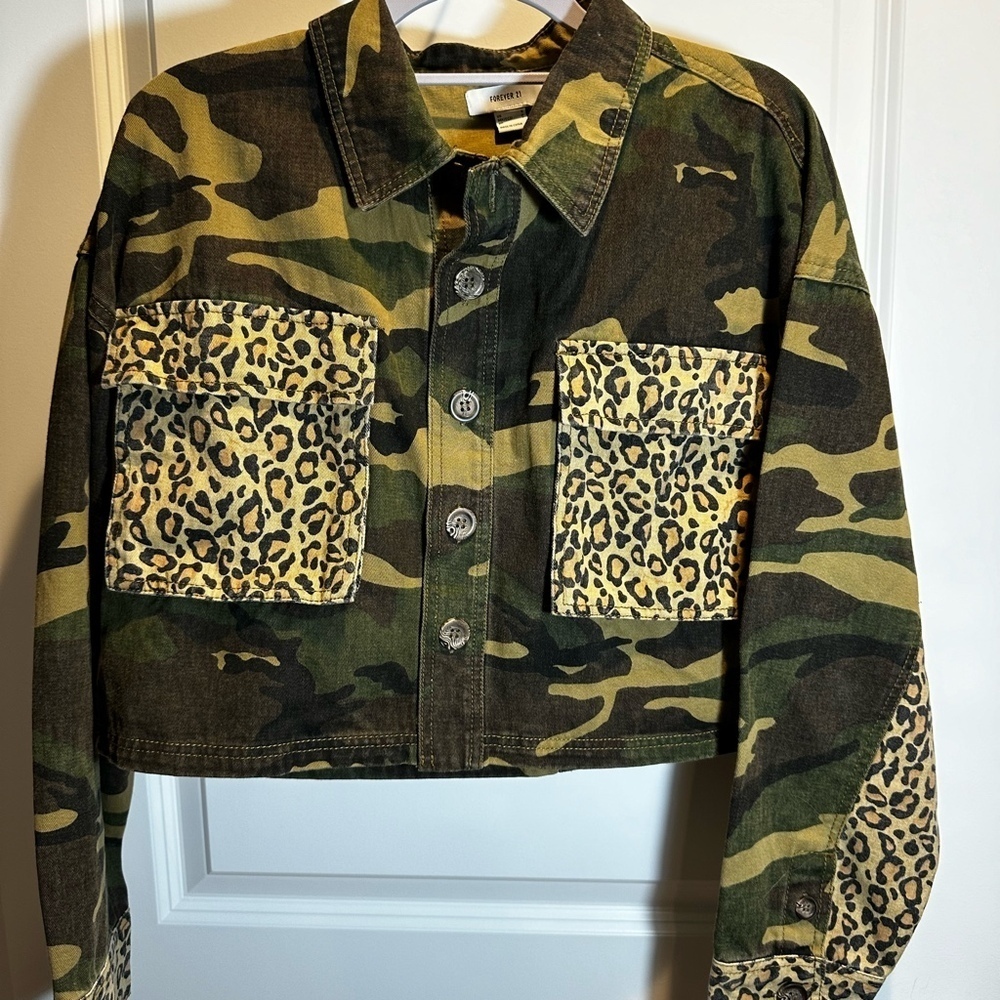 Forever 21 Camo Leopard Patch Jacket Size Small